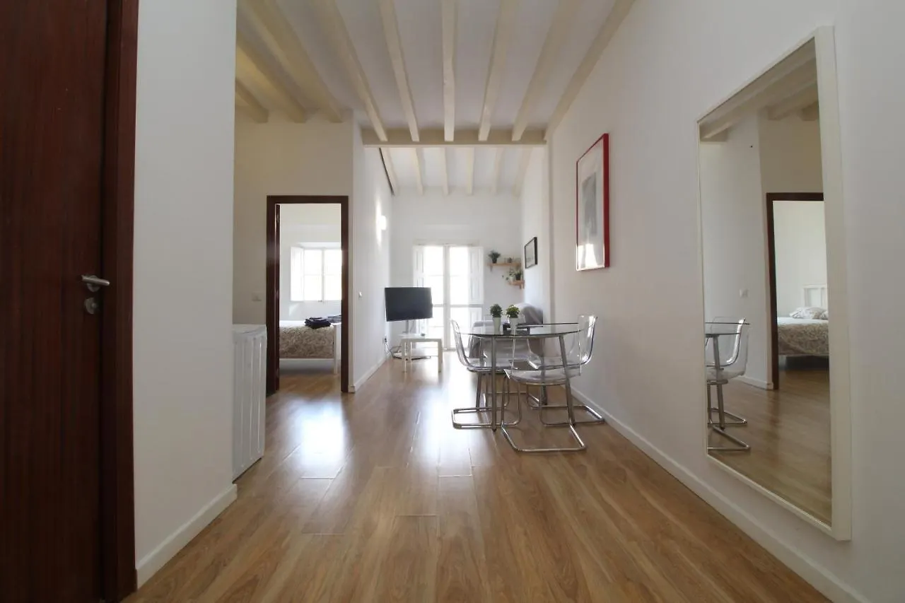 Comfortable Apartment With Character In The Old Town Palma di Maiorca